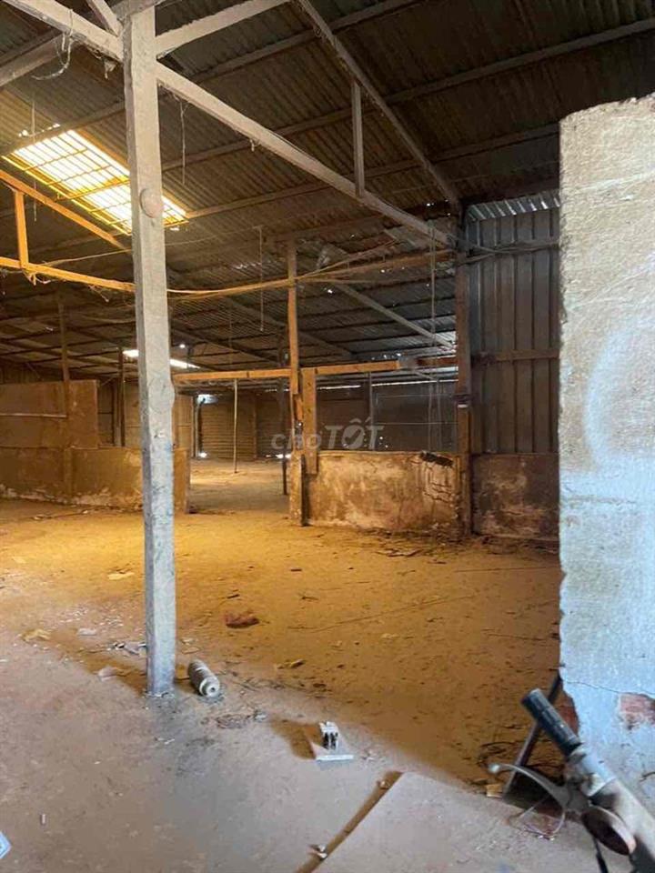CHO THUÊ 350m2 XƯỞNG CÓ ĐIỆN BA PHA RỒI