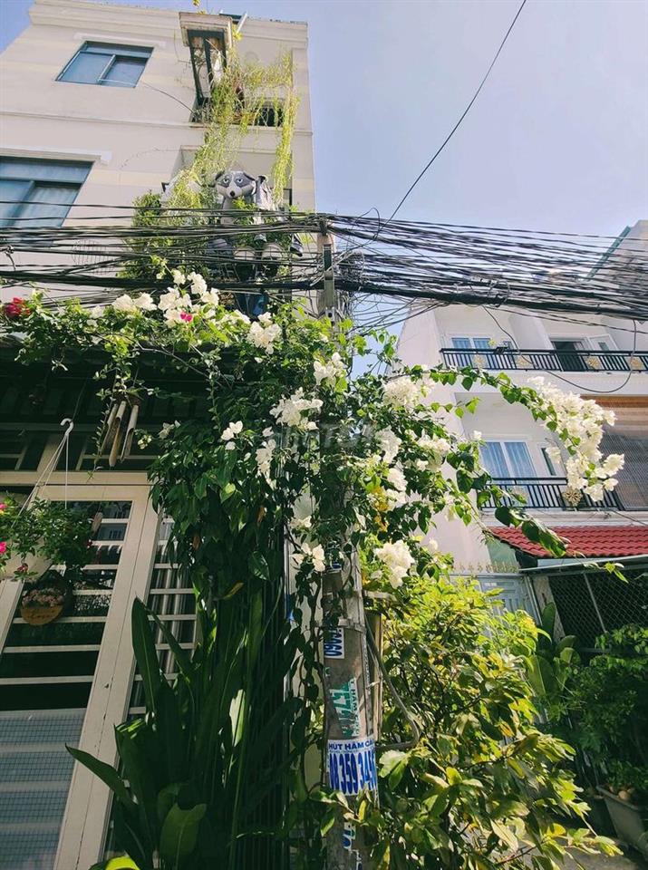 Nhà 2 tầng hẻm 2581 sát chung cư Anh Tuấn