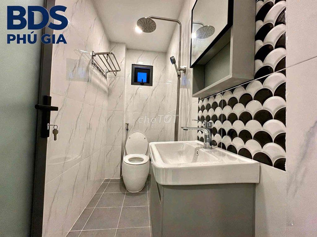 NHÀ 1 LẦU MẶT TIỀN HẺM XE HƠI, 4x15, 4 PN.