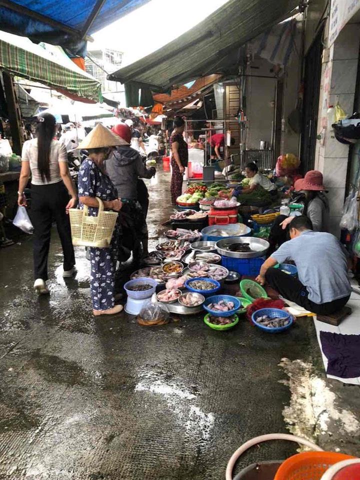 Cho Thuê Chỗ Ngồi Bán Ở Chợ Nguyễn Đình Chiểu
