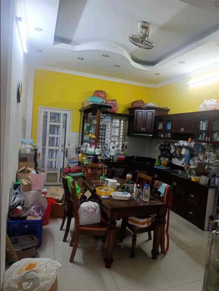 NHÀ PHỐ KINH DOANH NGAY SIÊU THỊ PARC MALL - NGAY ĐH CÔNG NGHỆ SÀI GÒN