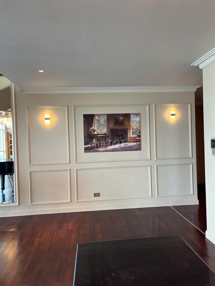 Cho thuê căn góc Duplex 200m2 4Pn 3Wc View Q1