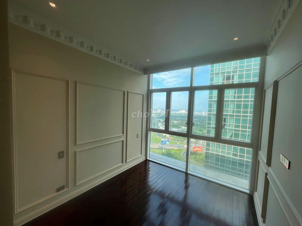 Cho thuê căn góc Duplex 200m2 4Pn 3Wc View Q1