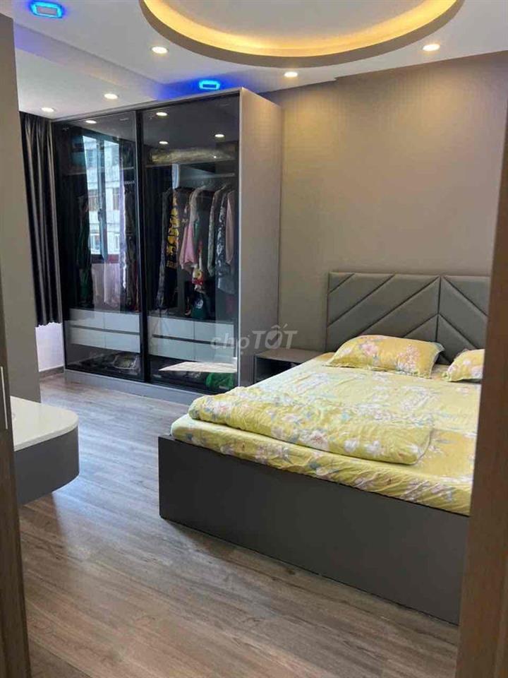Cần bán 1 căn hộ chung cư q10