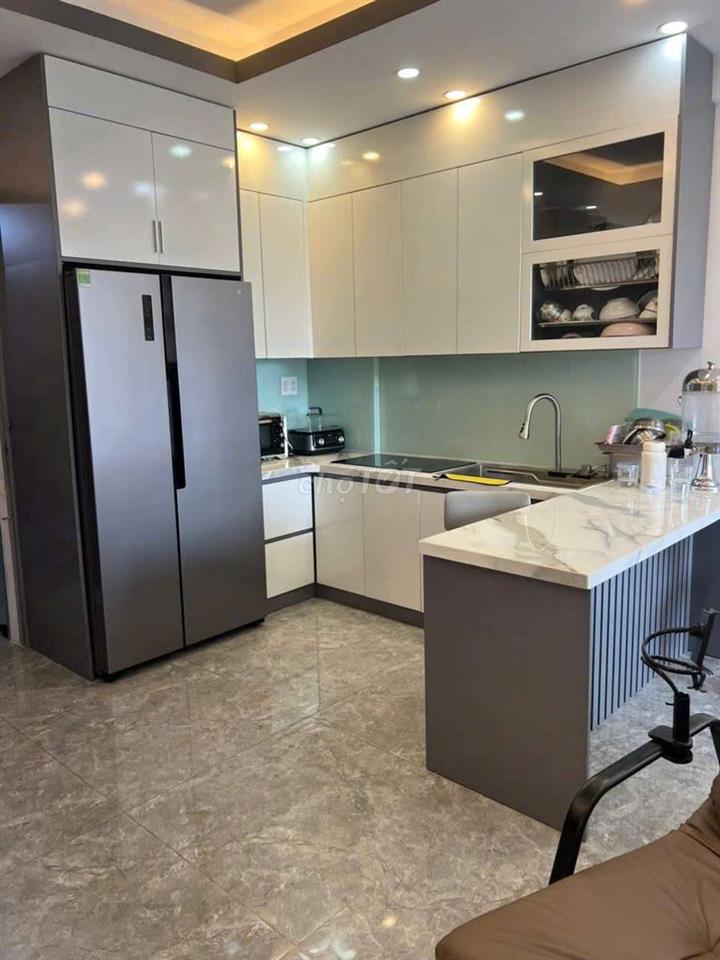 Cần bán 1 căn nhà chung cư hoà bình q10
