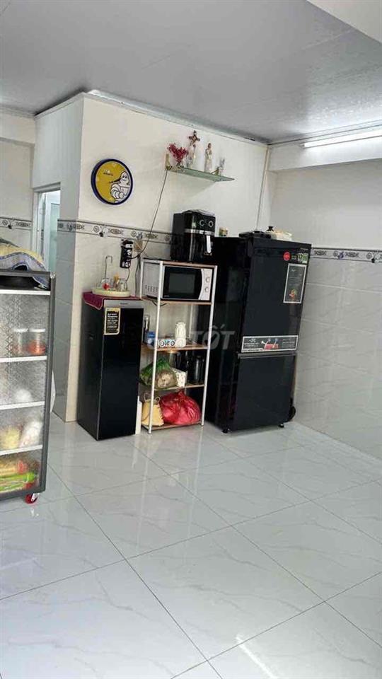hia đình em bán căn nhà mặt tiền , sổ chung