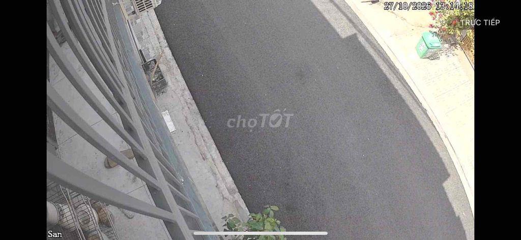 hia đình em bán căn nhà mặt tiền , sổ chung