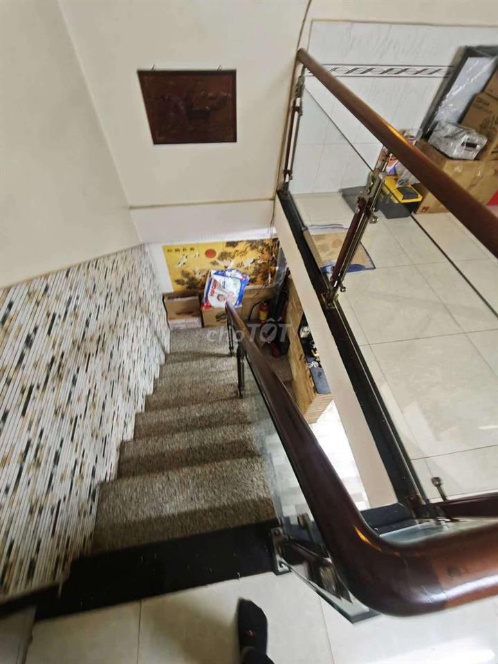 nhà tầng trệt