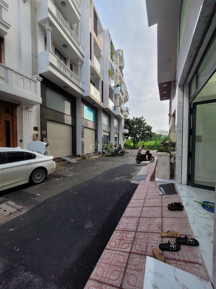 🏡 CHO THUÊ NHÀ 3 LẦU + LỬNG – HOÀNG QUỐC VIỆT, Q7