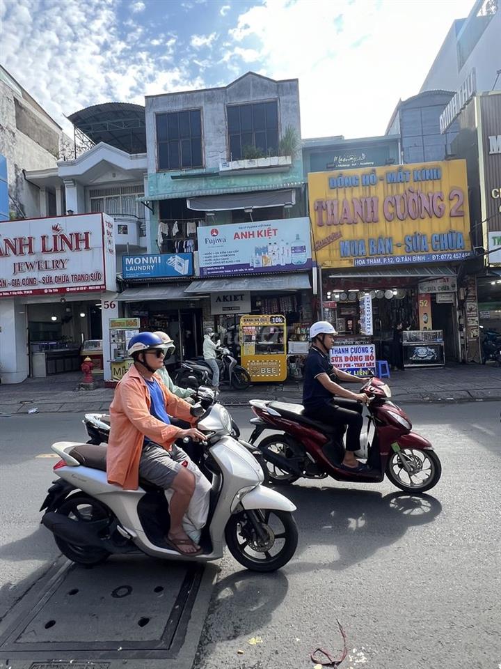 Bán nhà MT đg Hoàng Hoa thám, vị trí đẹp nhất khu vực,dt 6x40