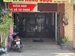 cho thuê mặt bằng ngay chợ pham văn hai