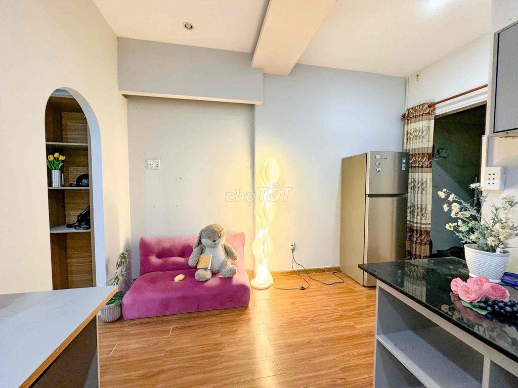 Cho Thuê Phòng Dịch Vụ Full Nội Thất Tách Bếp Có Cửa Sổ Trời