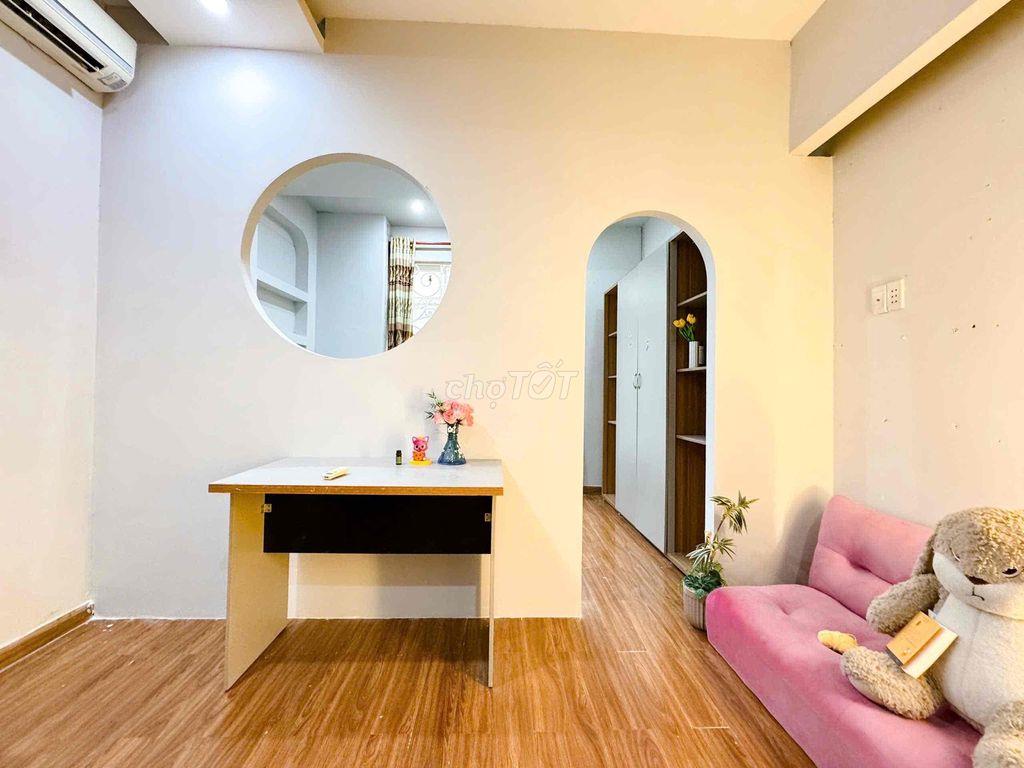 Cho Thuê Phòng Dịch Vụ Full Nội Thất Tách Bếp Có Cửa Sổ Trời