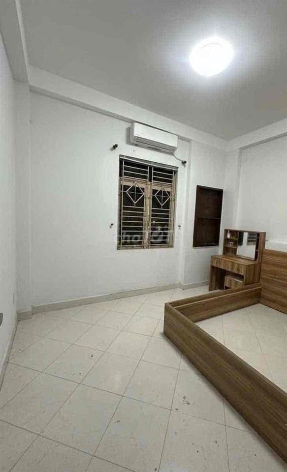 PHÒNG CHO Nữ  THUÊ Đường Cộng Hoà (gần Út Tịch)