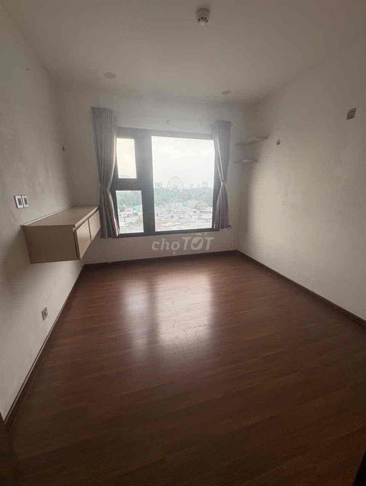 Tìm nữ thuê phòng ngủ phụ chung cư Res11