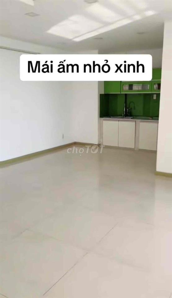 cc bán CH tầng 15 view landmark và xa lộ HN. CH 73m2 2pn 1wc