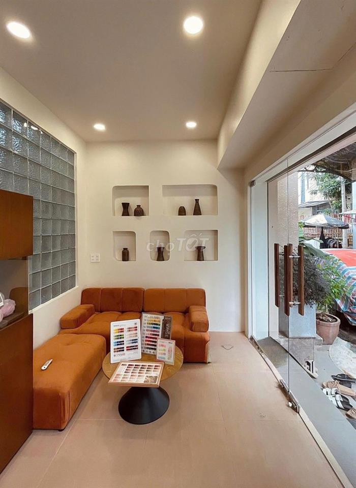 Bán nhà mặt tiền Tô Ngọc Vân, Thủ Đức, 60m2, 2PN, 7.6 tỷ