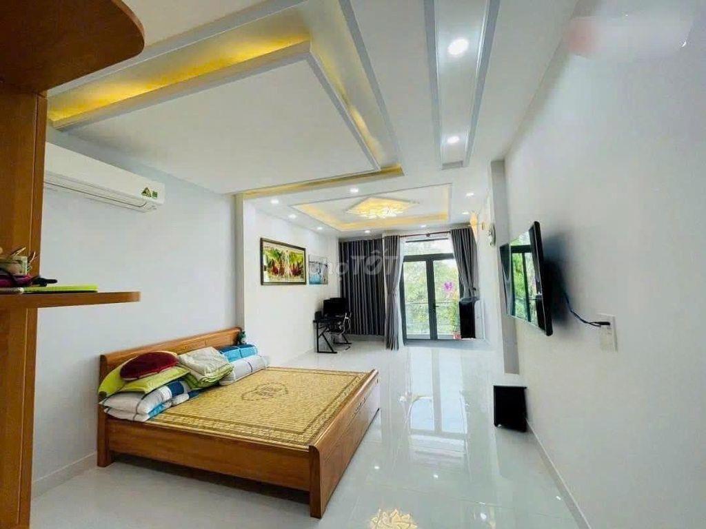 Bán nhà mặt tiền Đường 4 Linh Tây, 106m2, 3 tầng, nội thất cao cấp