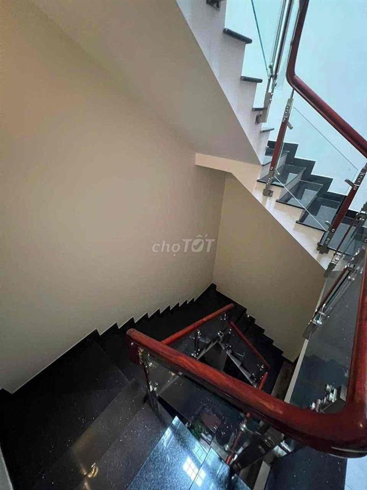Bán nhà mặt tiền đường Dương Văn Cam Linh Tây