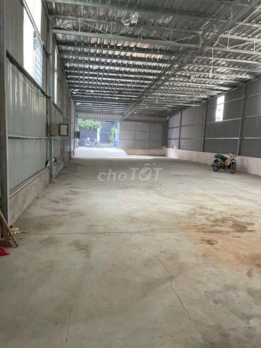 Cho thuê Kho xưởng SX 300m2, Ngã 4 chiêu liêu