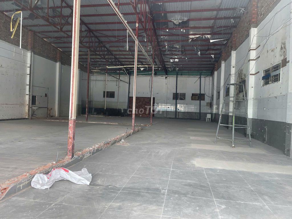 Cho thuê Mặt Bằng KD Ngay Ngã 3, DT :12 x 55m,