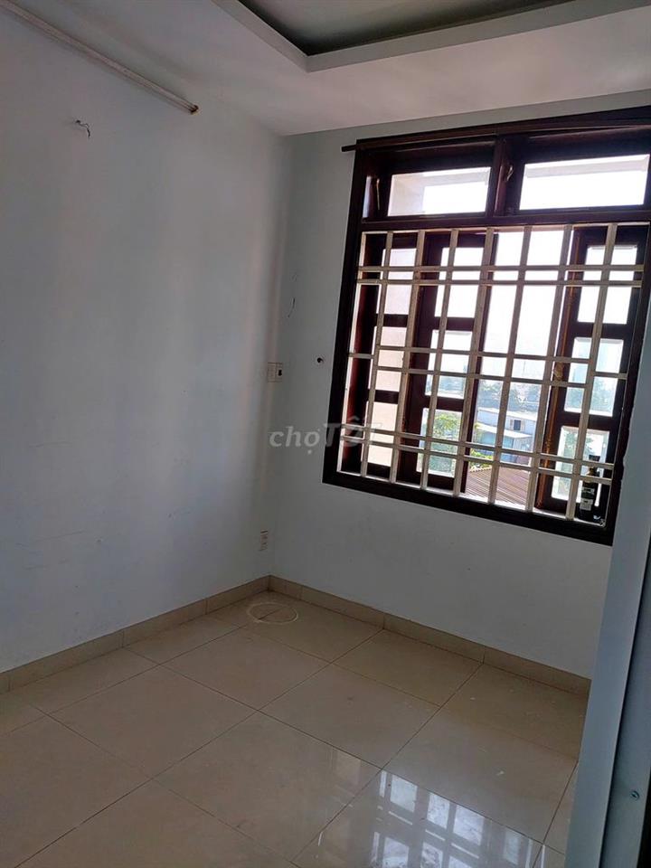 PHÒNG CHO 1 NGƯỜI Ở 14M2 TRONG NHÀ BIỆT THỰ SÁT GIGAMAIL AN NINH TỐT