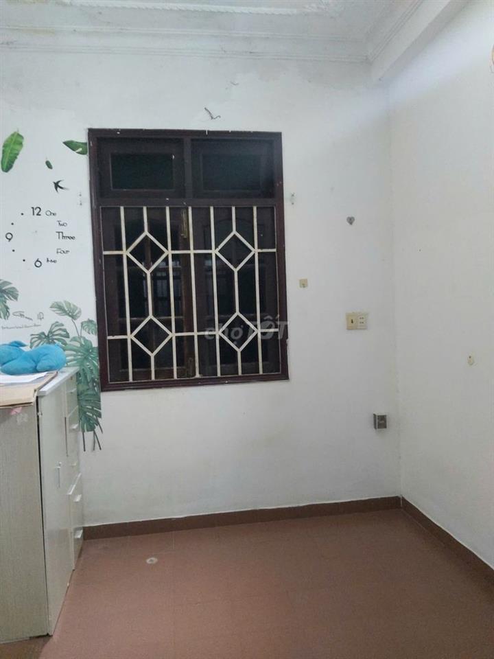PHÒNG CHO 1 NGƯỜI Ở 14M2 TRONG NHÀ BIỆT THỰ SÁT GIGAMAIL AN NINH TỐT
