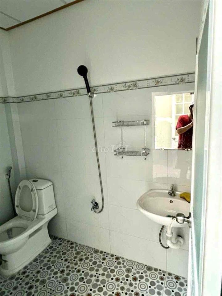 Phòng riêng trong nhà nguyên căn, giờ giấc tự do, sinh hoạt thoải mái
