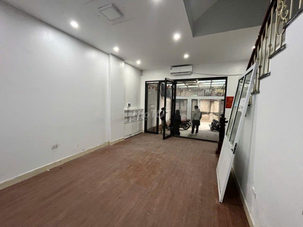 Cho thuê nhà liền kề LK12-17 Tố Hữu, Bắc Hà, 80m2 x 4T, hướng Đông Nam