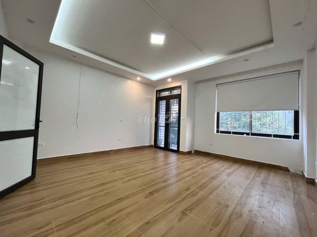 Cho thuê nhà liền kề LK12-17 Tố Hữu, Bắc Hà, 80m2 x 4T, hướng Đông Nam