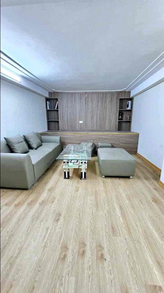 cần bán gấp căn nhà mặt đất trong ngõ rộng tại Khuất Duy Tiến- Hà Nội