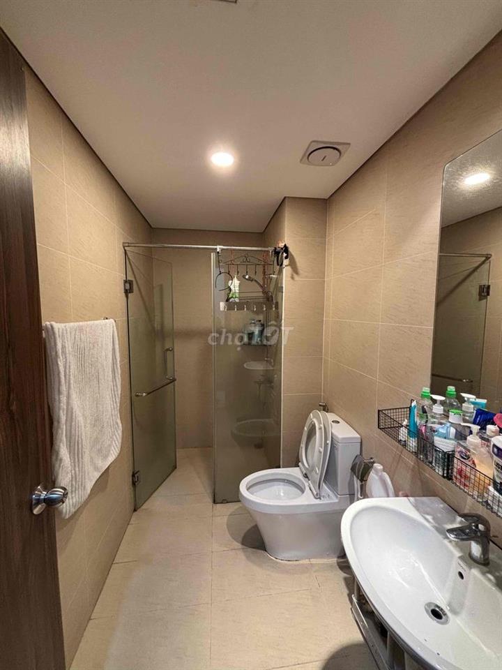 Cho thuê 1 phòng trong căn hộ 3 pn