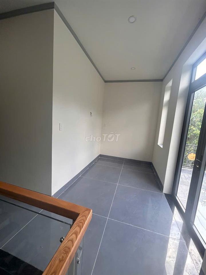 Nhà mới xây, nhà liền kề 