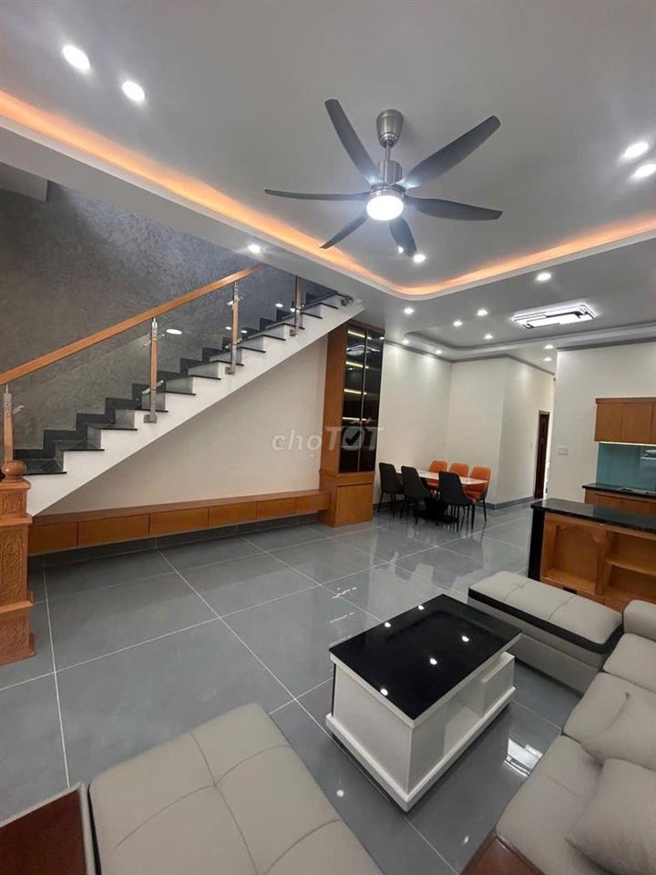 Nhà mới xây, nhà liền kề 