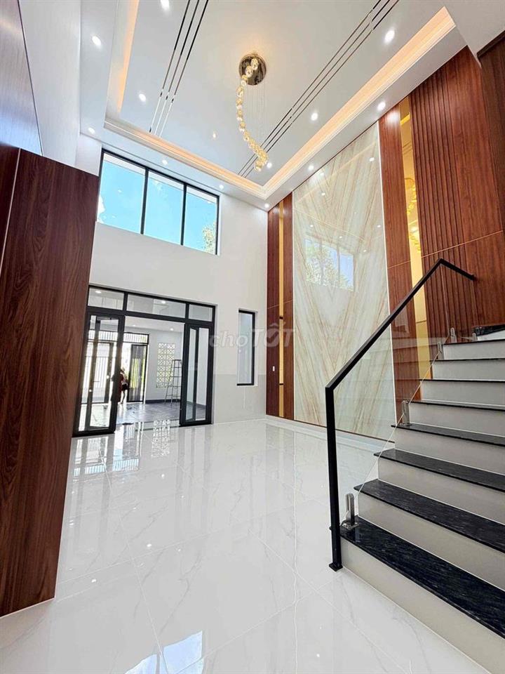 Bán Nhà Mẫu Hiện Đại
