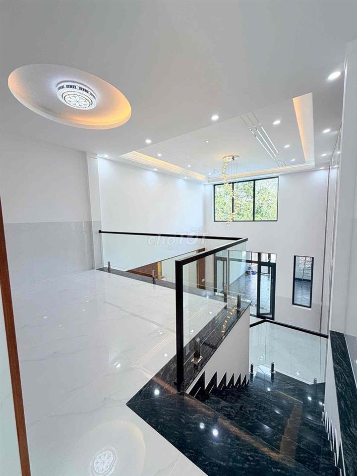 Bán Nhà Mẫu Hiện Đại