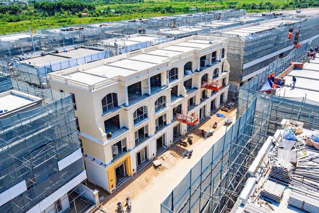 bán nhà liền kề Vinhomes Dương giá chỉ hơn 4 tỷ