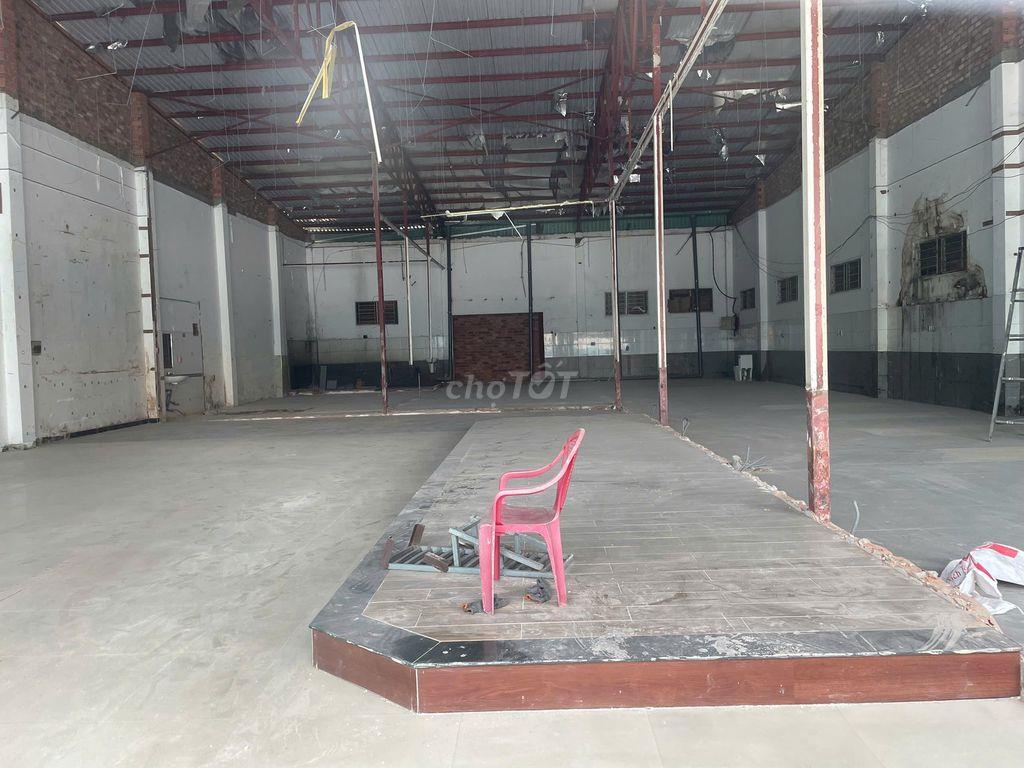 Cho Thuê MB KD, 12 x 55m, Ngay ngã 3, giá 50tr