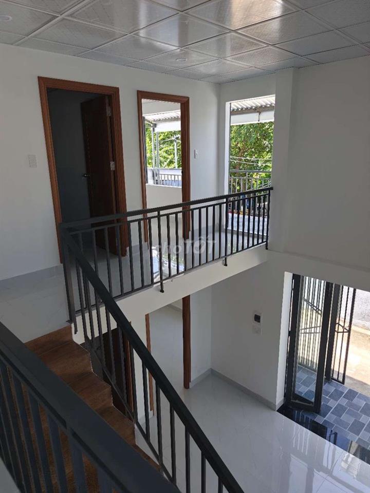 nhà kiệt oto 09 tôn đản 