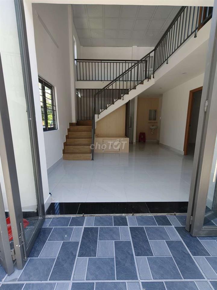 nhà kiệt oto 09 tôn đản 