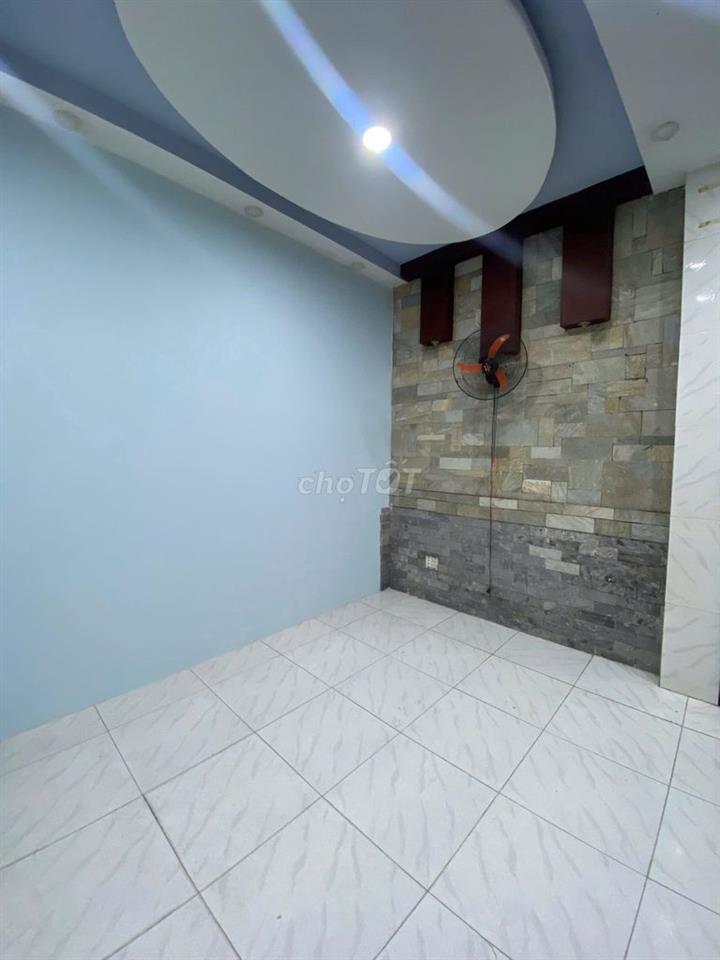 Cho thuê phòng Lê Văn Thọ, 30m2, Giá: 3.4 triệu