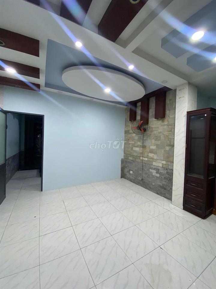 Cho thuê phòng Lê Văn Thọ, 30m2, Giá: 3.4 triệu