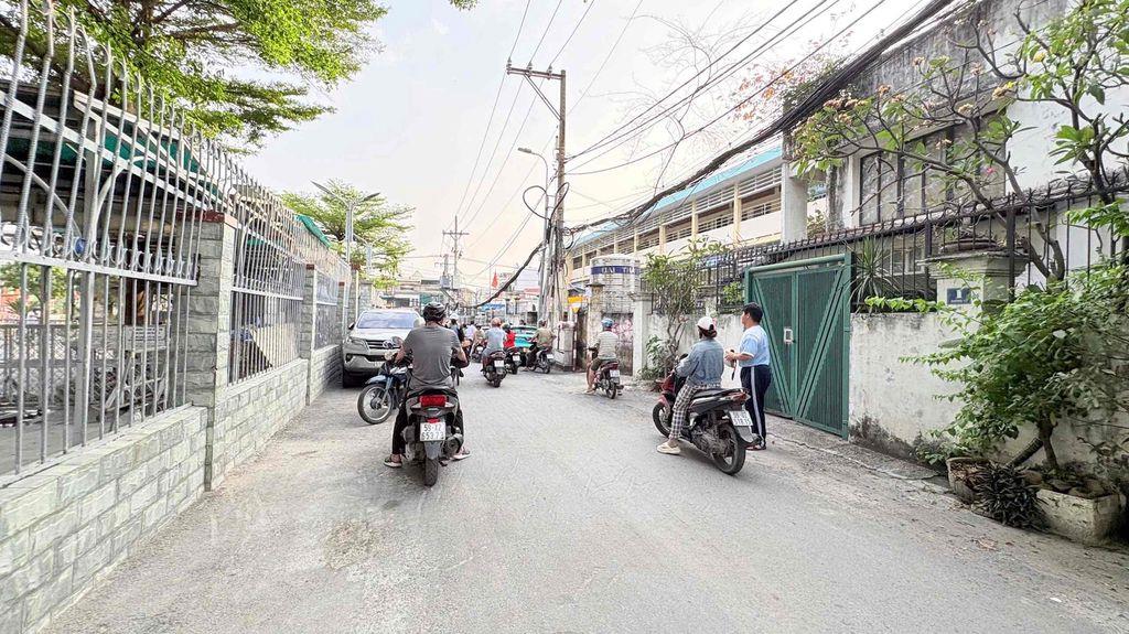 NHÀ MẶT TIỀN ĐANG CHO THUÊ CẦN BÁN