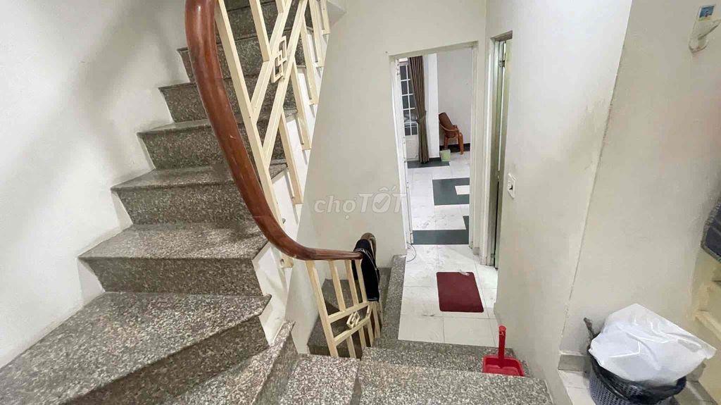 Ngang 5m dài 14m 1 trệt 2 lầu sân thượng hẻm 5m An Dương Vuong kế dg 2
