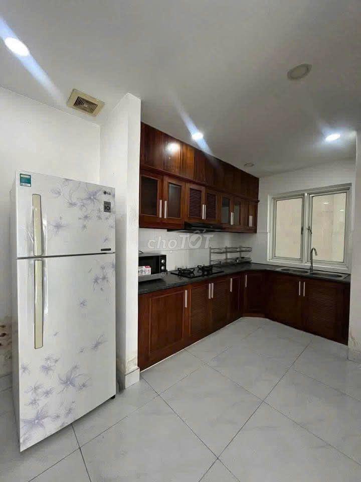 Chung cư phúc yên, 3PN  94m2 sẵn nội thất giá 9tr nhận nhà liền