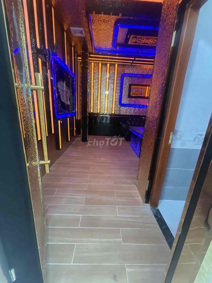BÁN VILLA SÂN VƯỜN – GIÁ 8,9 TỶ  🌿 Diện tích: 260 m² – Full thổ cư 🚗 H