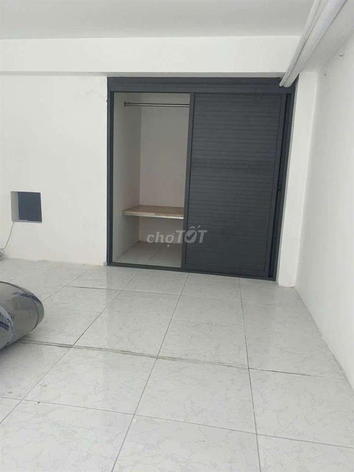 CHO THUÊ PHÒNG MỚI ĐẸP TRONG BIỆT THỰ, XE HƠI VÀO TẬN CỬA, GIỜ TỰ DO