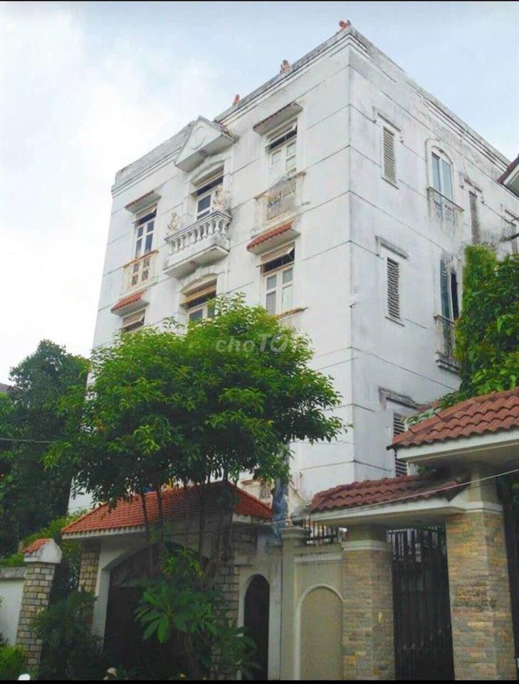 CHO THUÊ PHÒNG MỚI ĐẸP TRONG BIỆT THỰ, XE HƠI VÀO TẬN CỬA, GIỜ TỰ DO