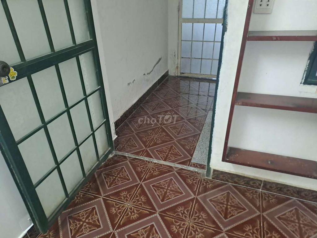 mình còn 1 phòng cho thuê 884/95 lê đức thọ phường 15 TPHCM