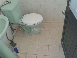 mình còn 1 phòng cho thuê 884/95 lê đức thọ phường 15 TPHCM